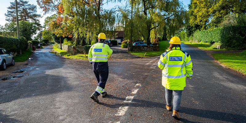 Picture Shows: SSEN Linesmen and Engineers from SSEN Depot in Petersfield, Hampshire working on power supply lines close to the village of Lurgashall in West Sussex